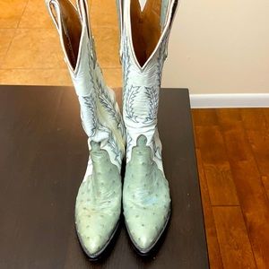 White and gray ostrich women’s western boots